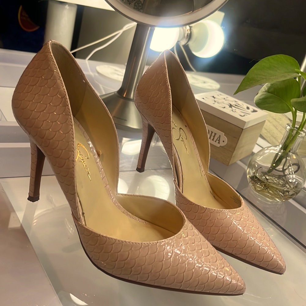 Jessica Simpson heels size 8 1/2 blush pink color. Ok condition